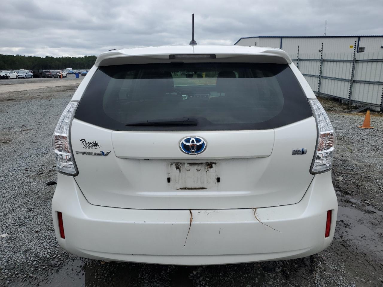 JTDZN3EU4E3322278 2014 Toyota Prius V