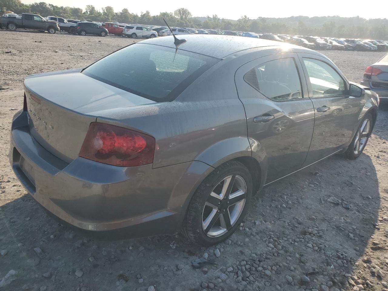 2013 Dodge Avenger - Image 3