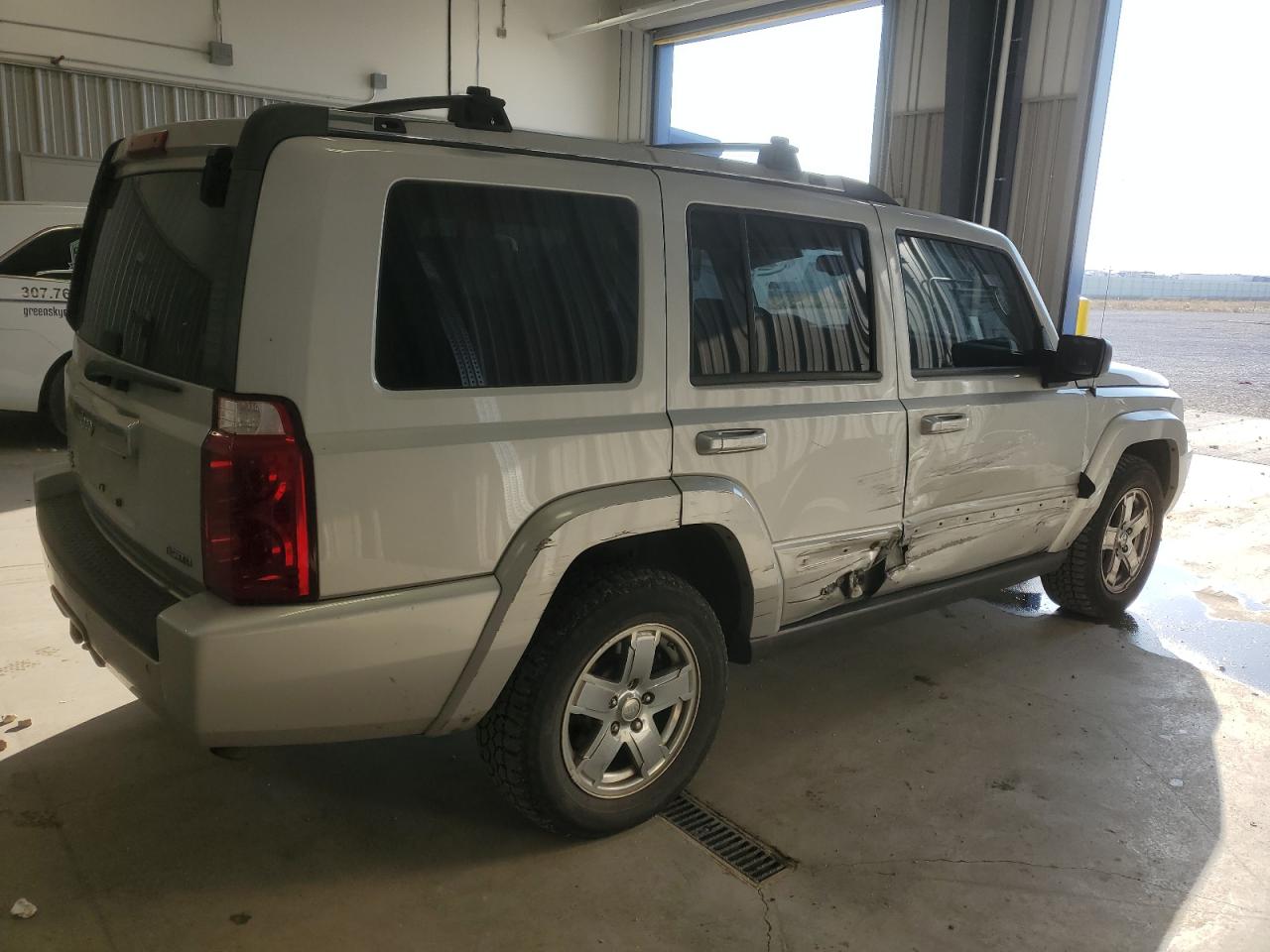 2007 Jeep Commander - Image 3