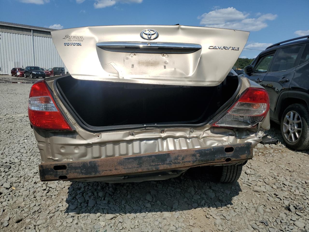 2004 Toyota Camry Le VIN: 4T1BE30KX4U900623 Lot: 70184484