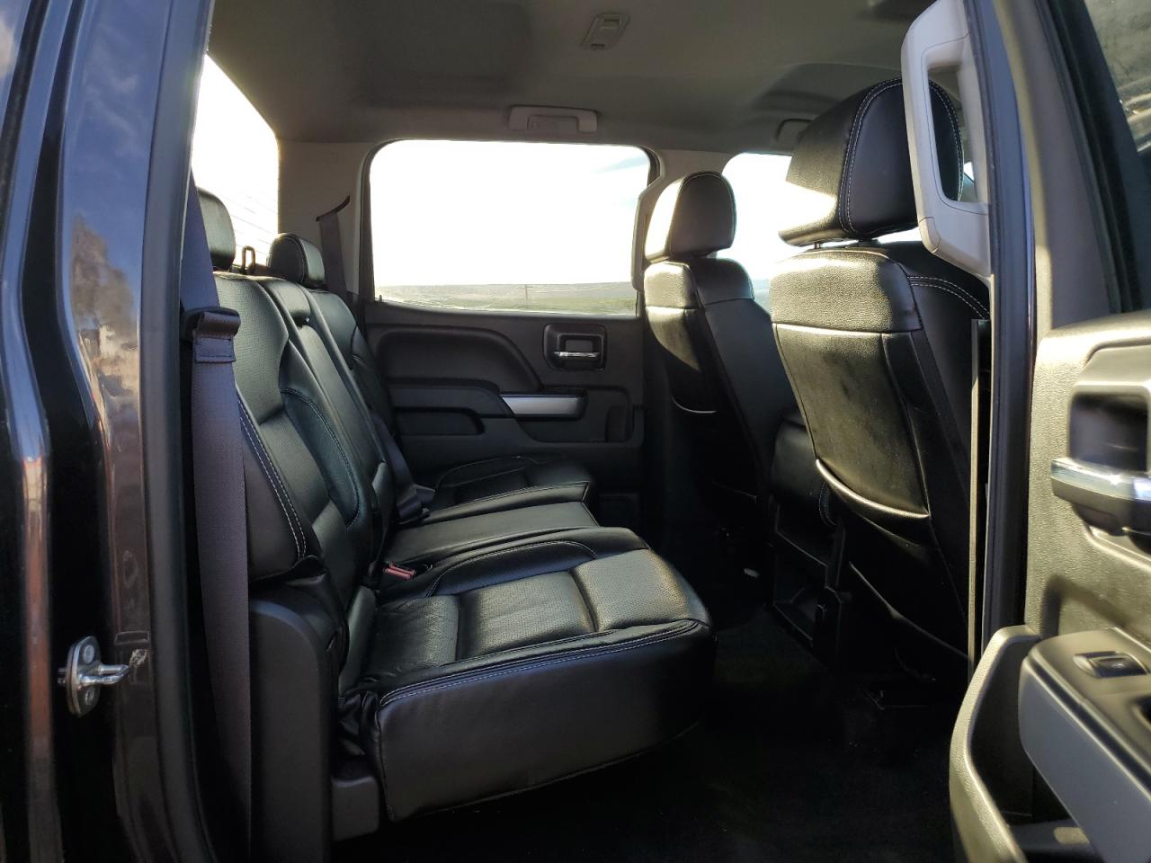 2016 Chevrolet Silverado - Image 10