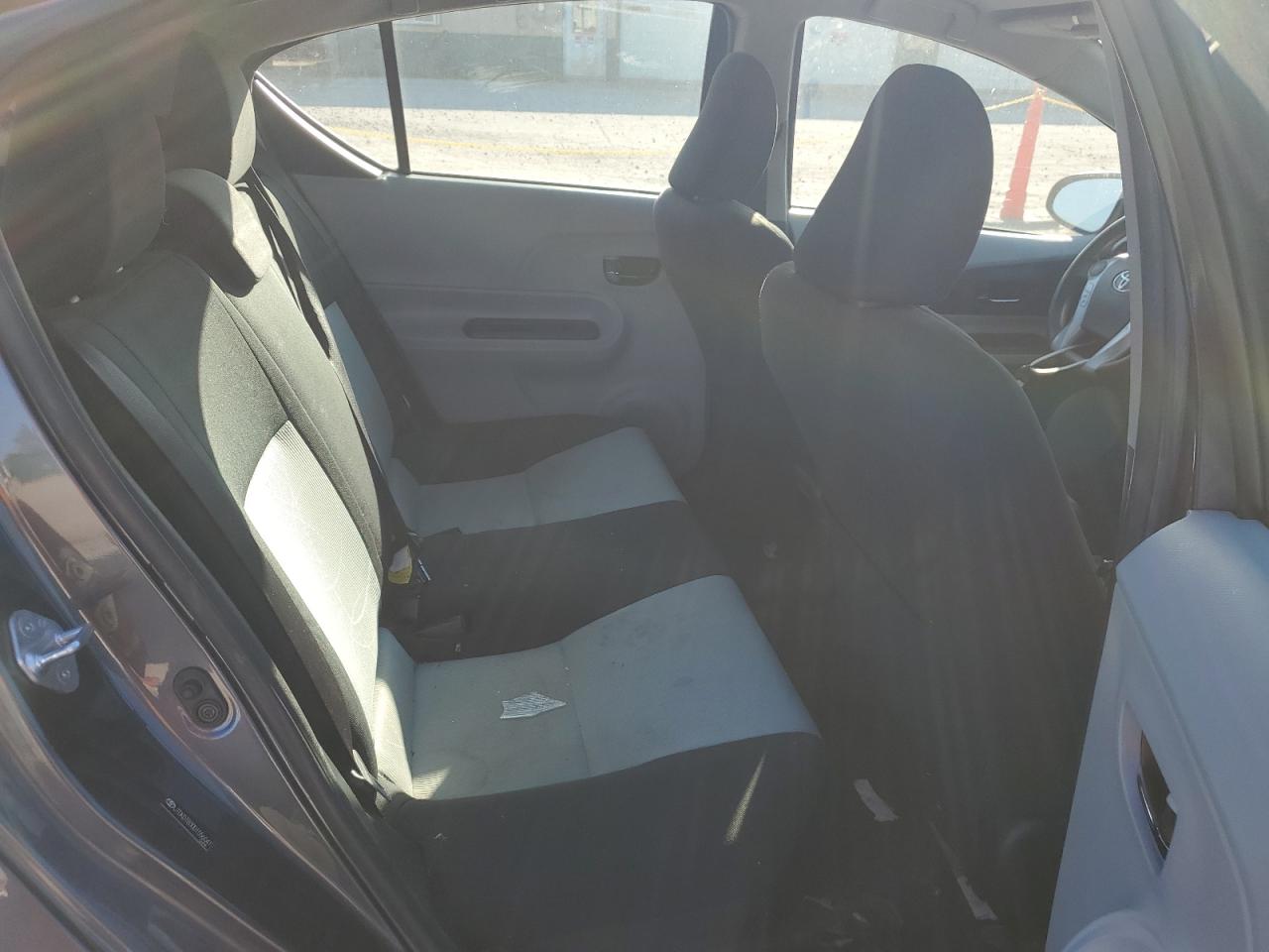 2013 Toyota Prius C VIN: JTDKDTB30D1556041 Lot: 71878984