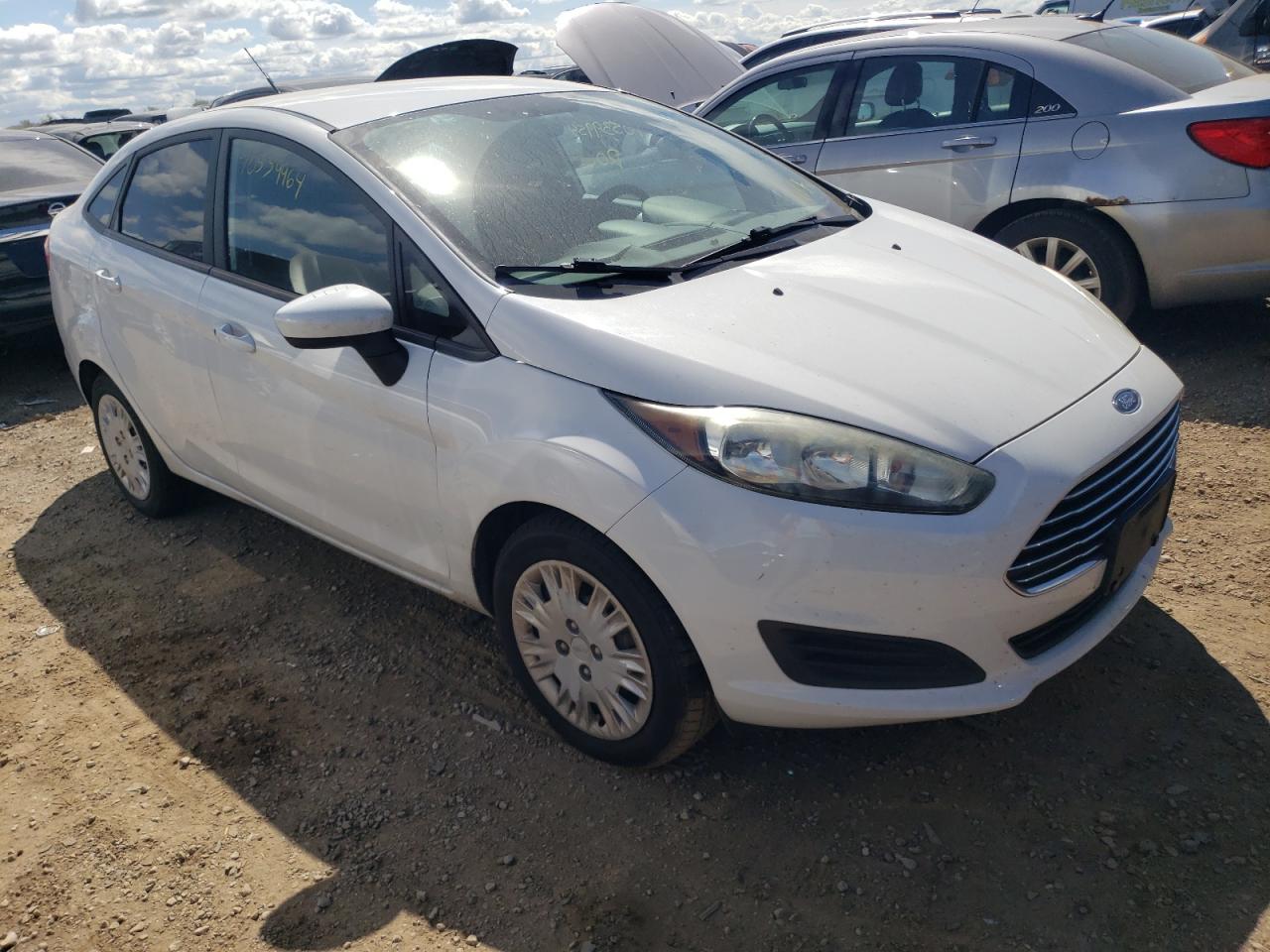 VIN 3FADP4AJ2FM178760 2015 FORD FIESTA no.4