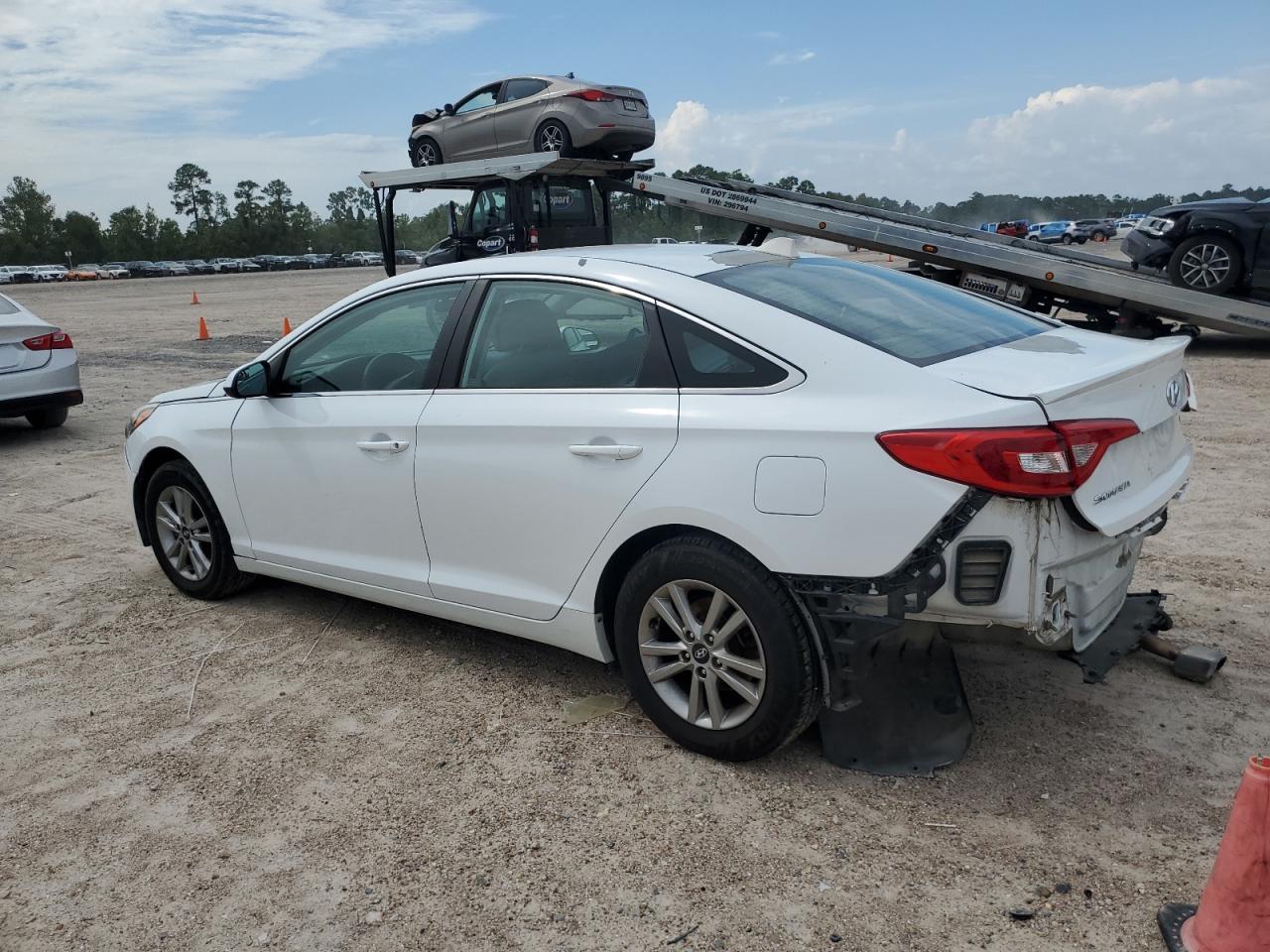 5NPE24AFXHH562562 2017 HYUNDAI SONATA - Image 2