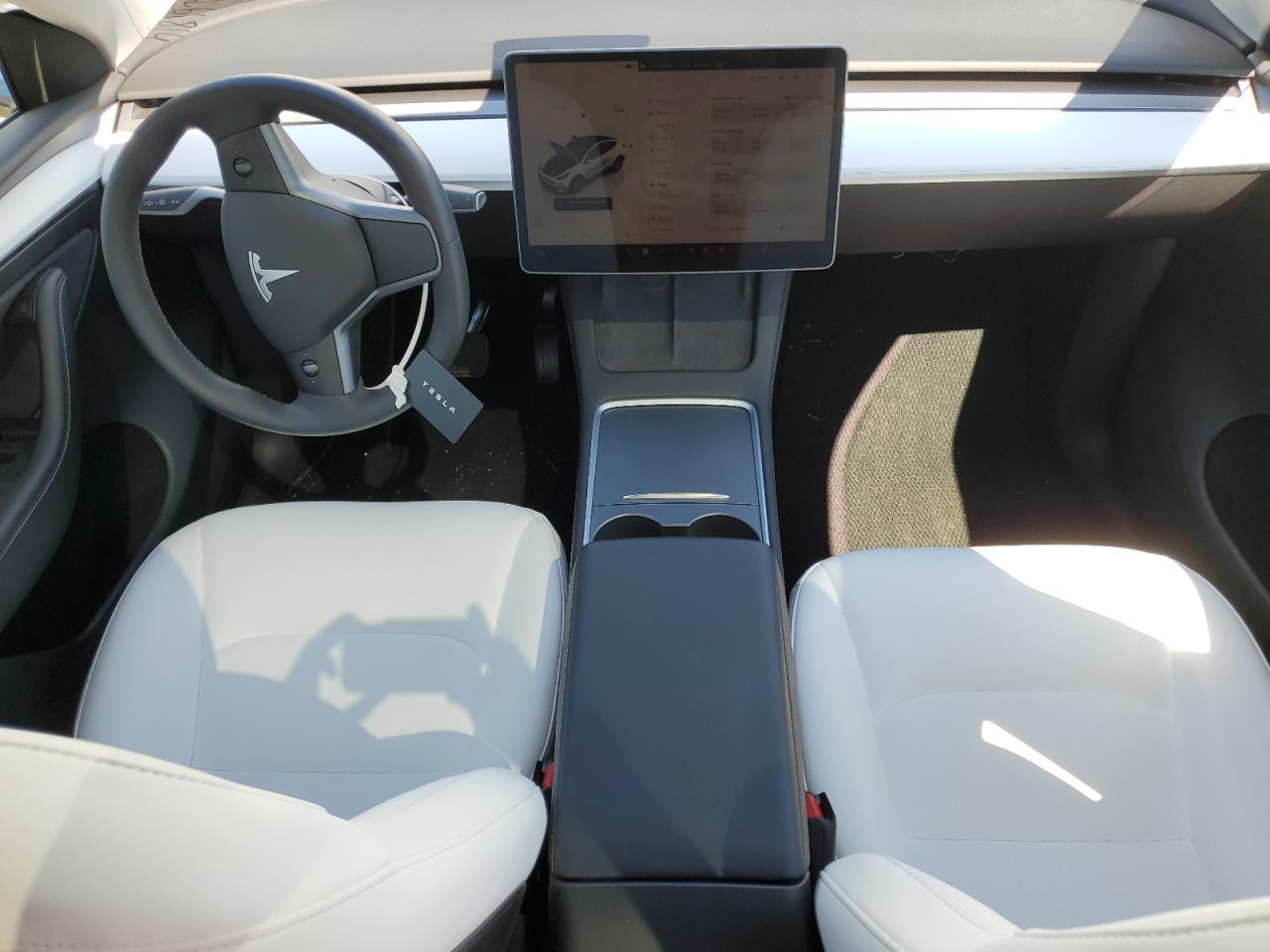 2023 Tesla Model Y VIN: 7SAYGDEE0PF702828 Lot: 72266814