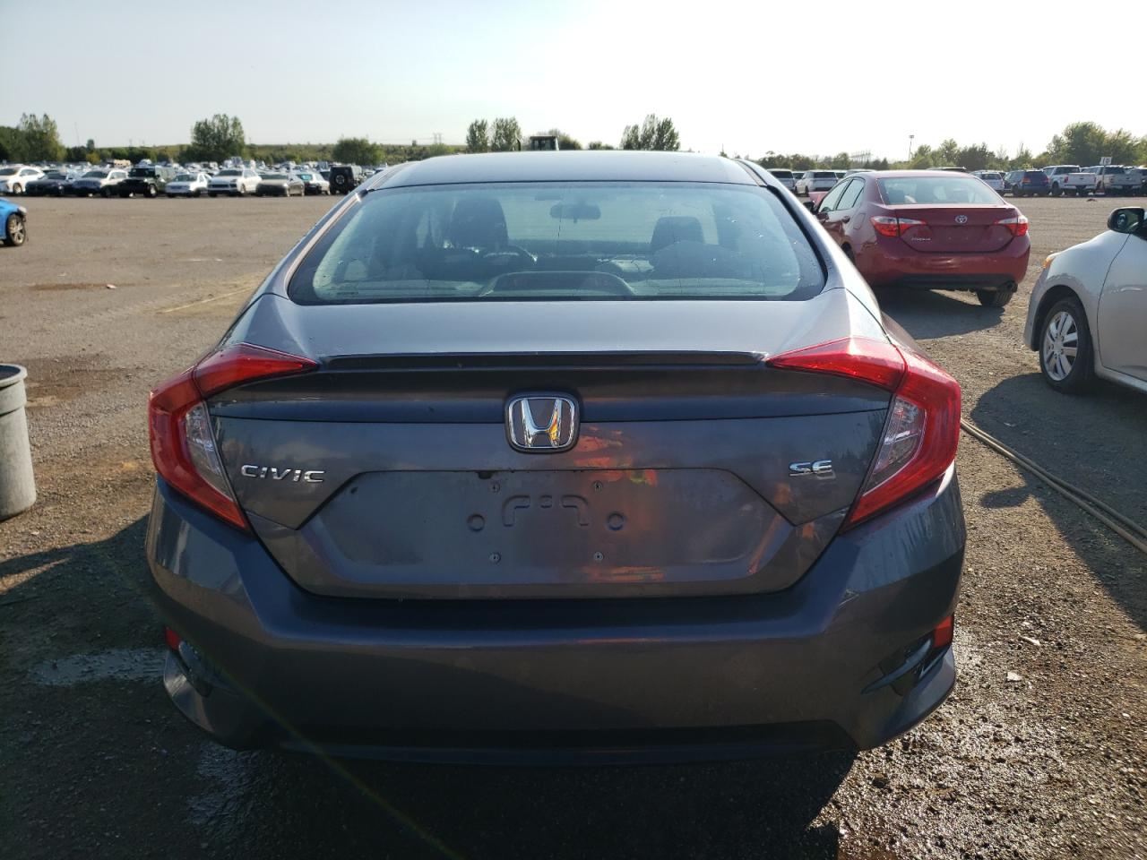 2HGFC2F66JH031857 2018 Honda Civic Lx