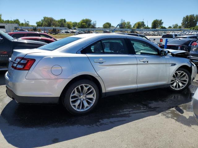  FORD TAURUS 2016 Серебристый