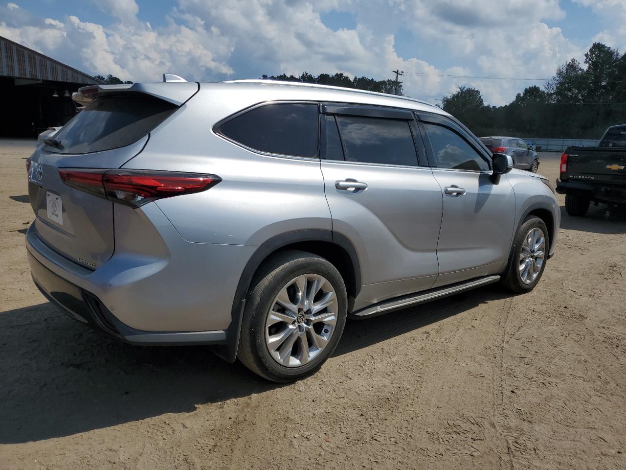 2020 Toyota Highlander - Image 3