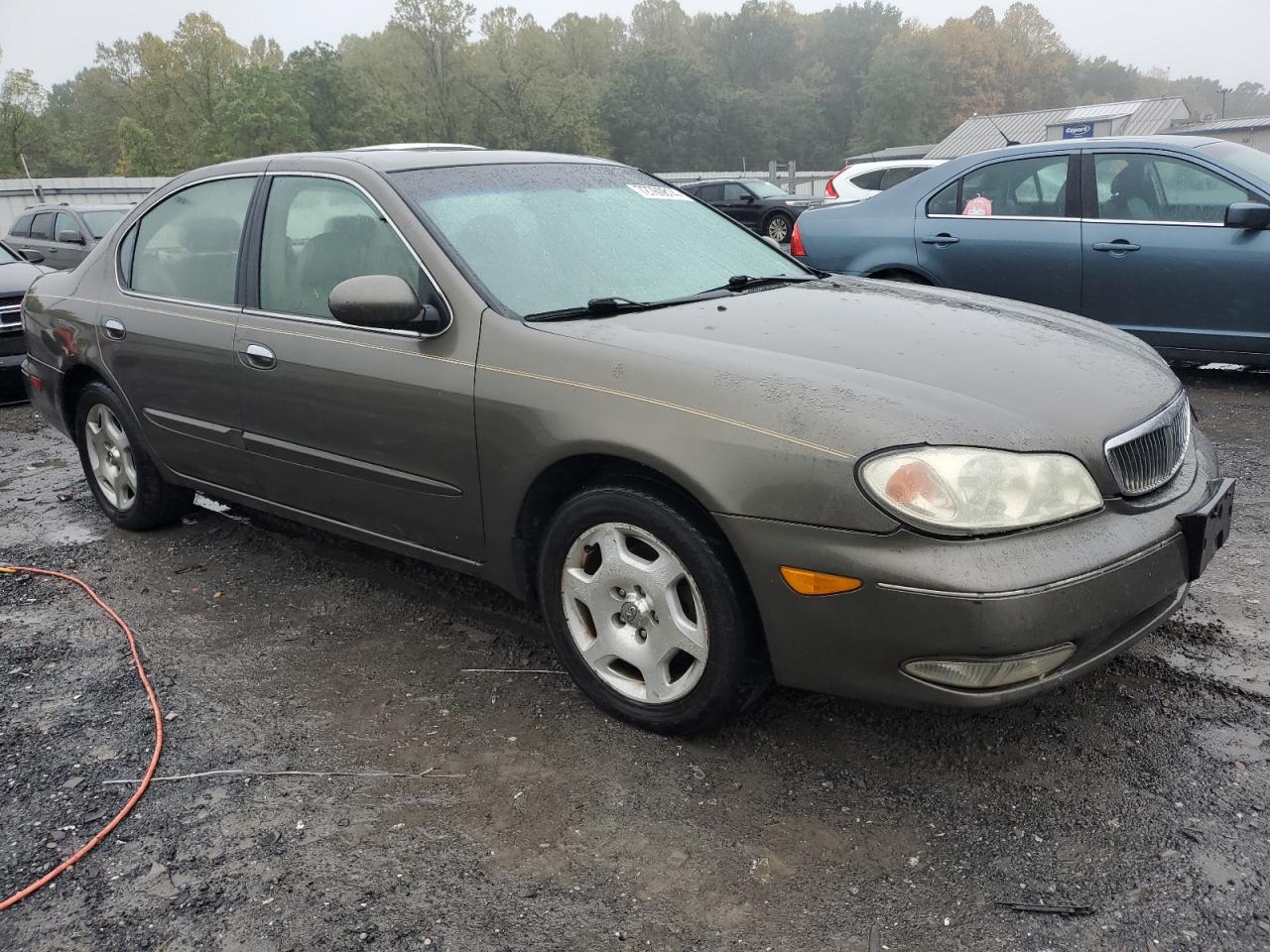 2001 Infiniti I - Image 4