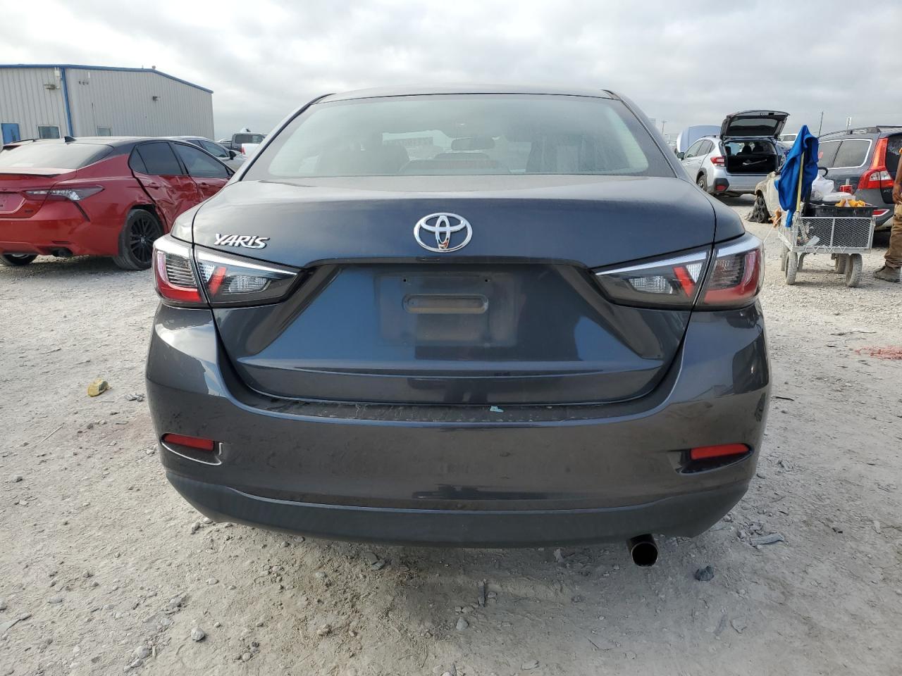 3MYDLBYV2GY111364 2016 Toyota Yaris