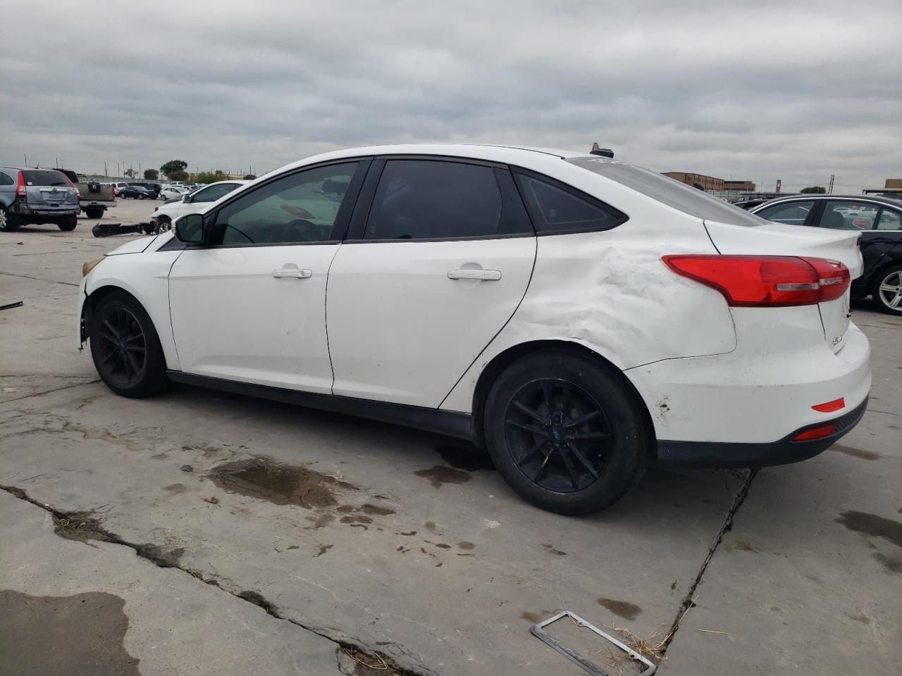 1FADP3F27GL204008 2016 FORD FOCUS - Image 2