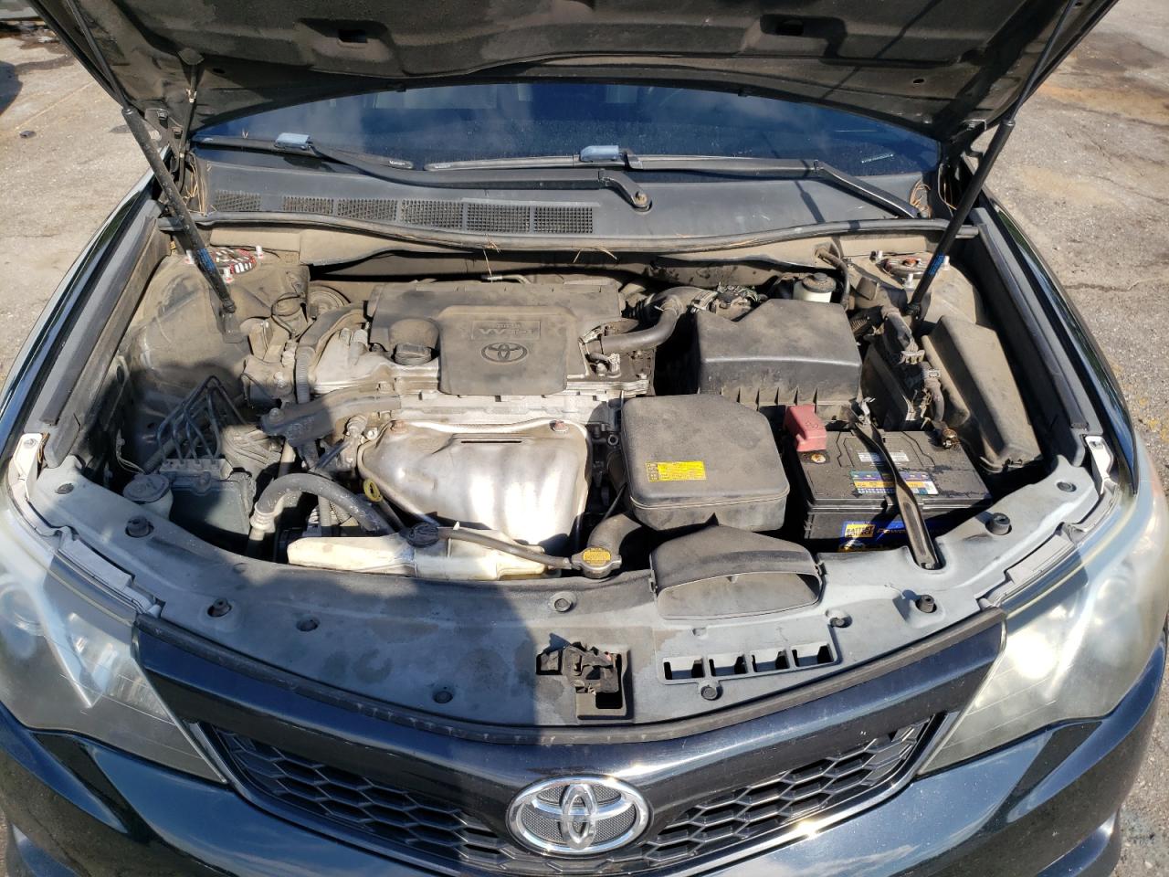 2014 Toyota Camry - Image 11
