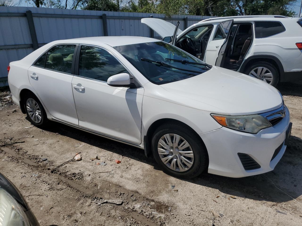 2014 Toyota Camry - Image 4