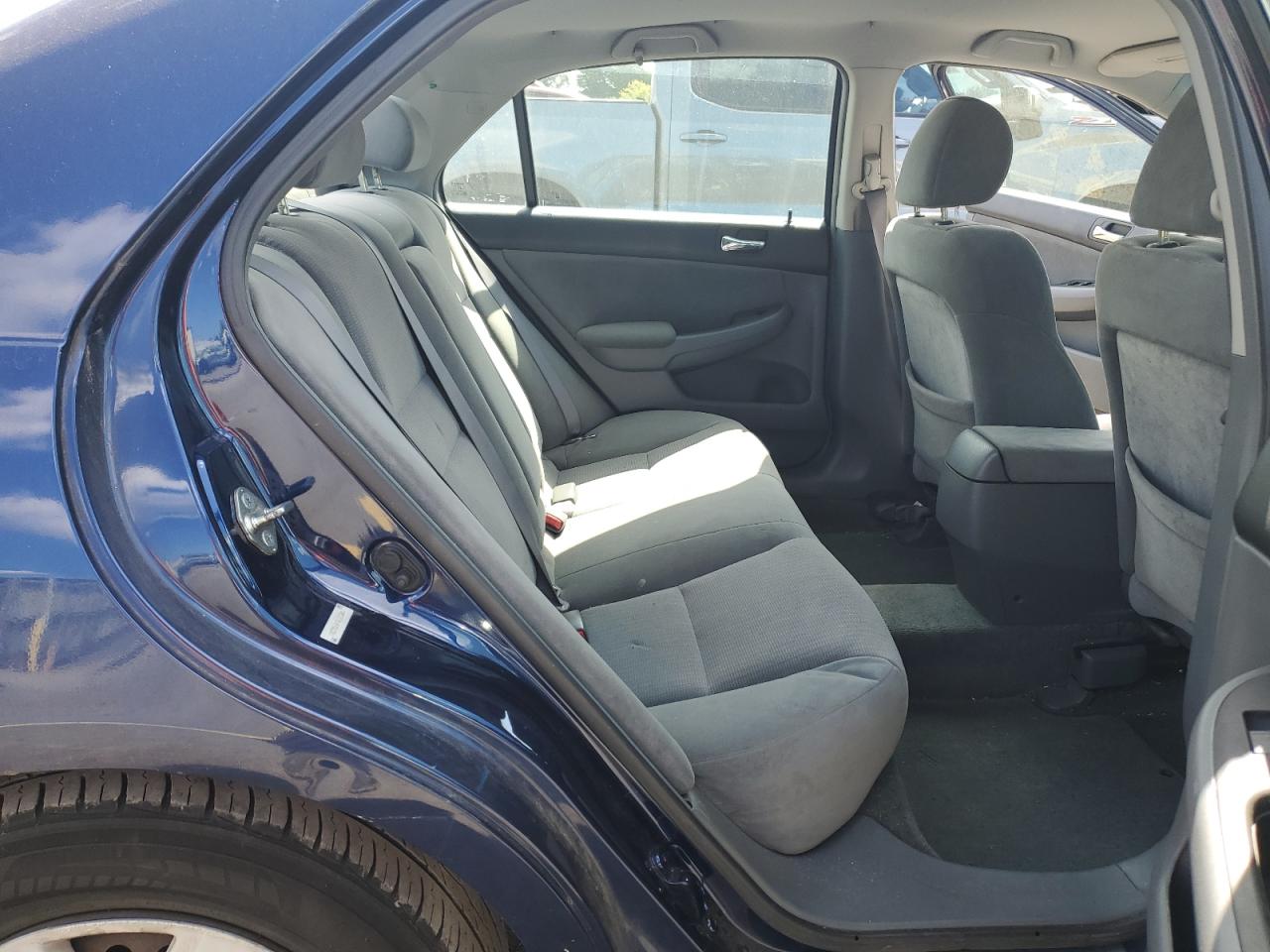 2005 Honda Accord - Image 10