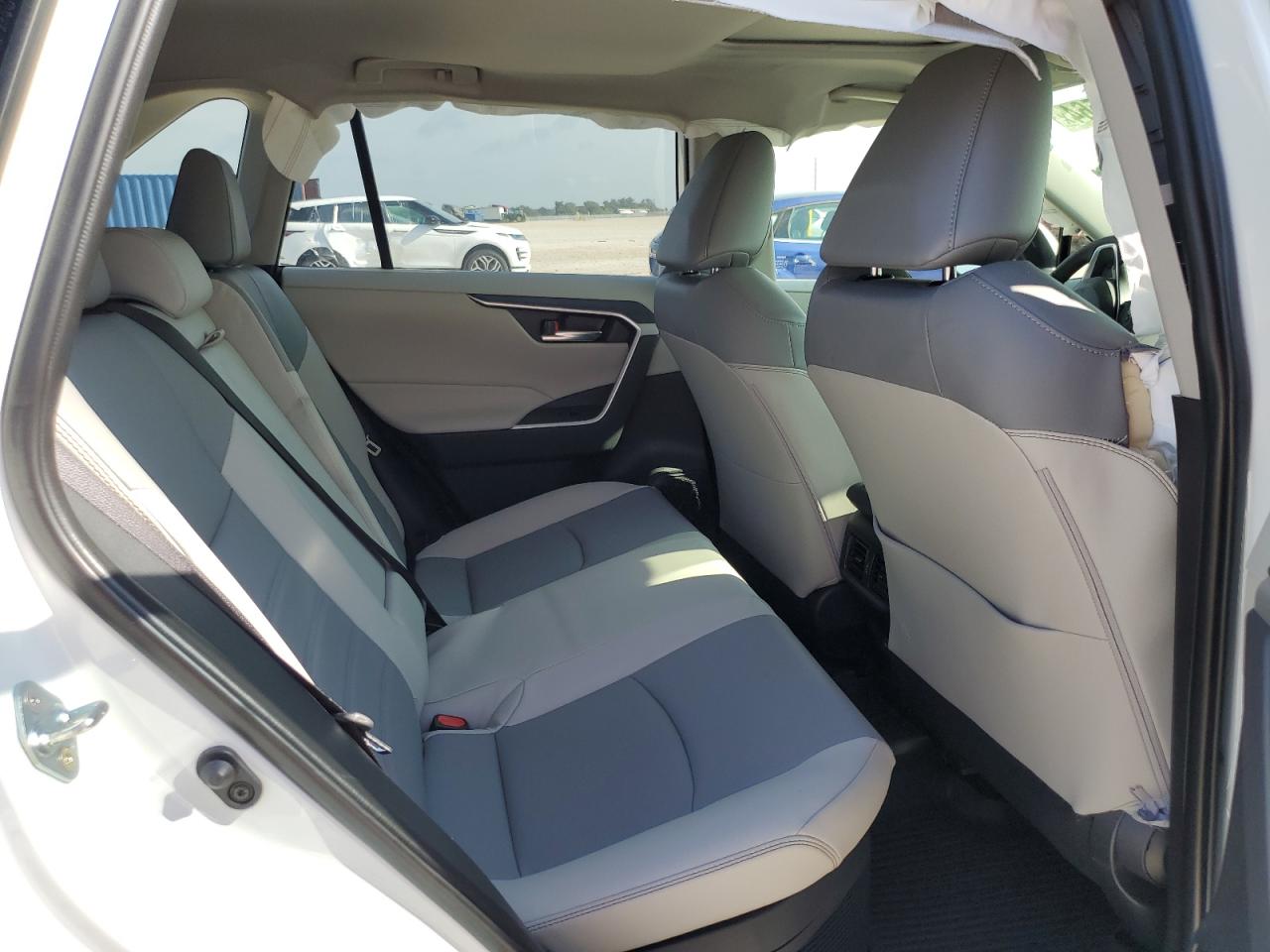2024 Toyota RAV 4 - Image 11