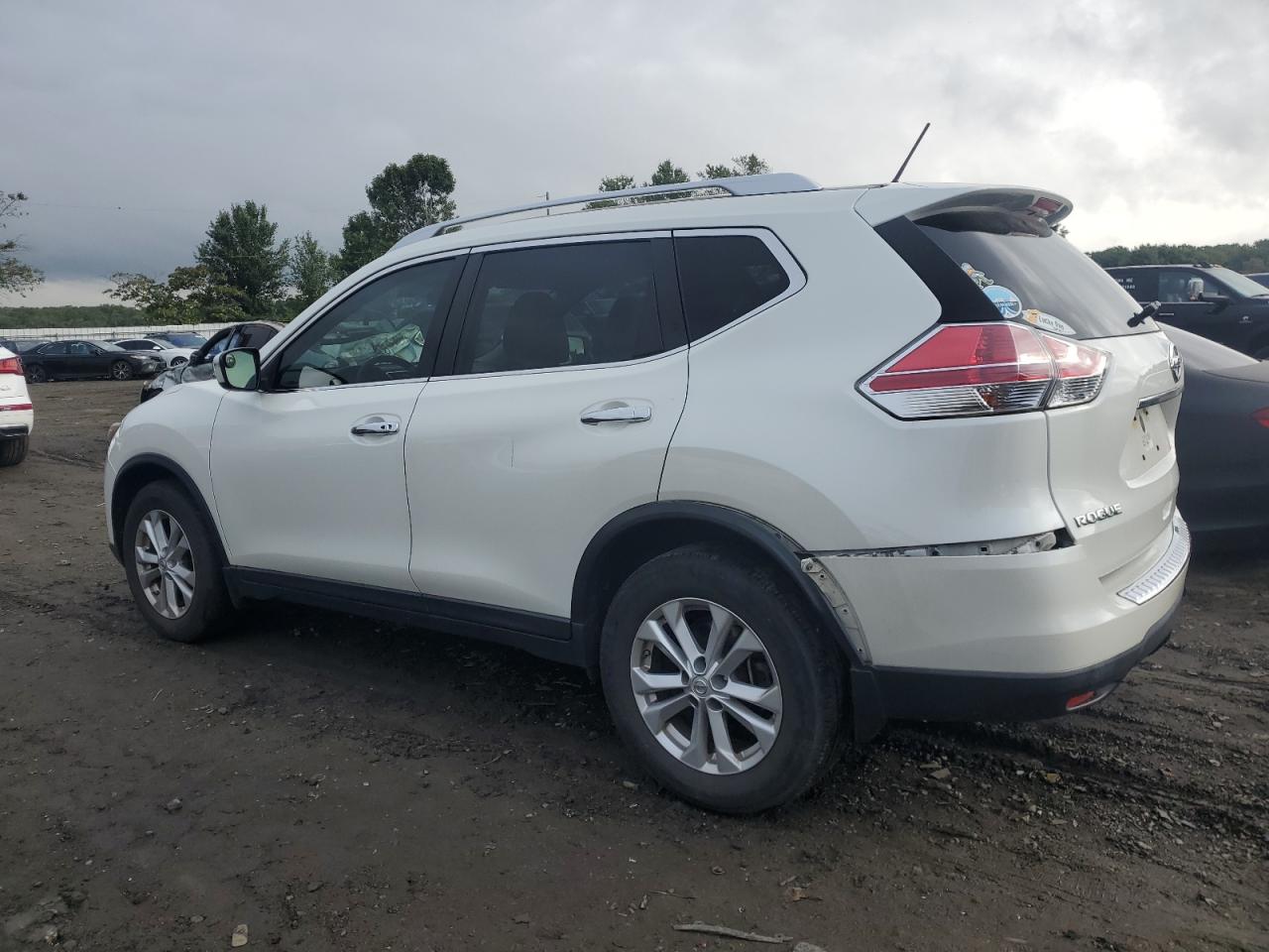 KNMAT2MT3GP643696 2016 NISSAN ROGUE - Image 2