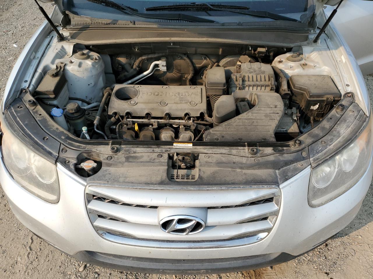 2012 Hyundai Santa Fe - Image 12