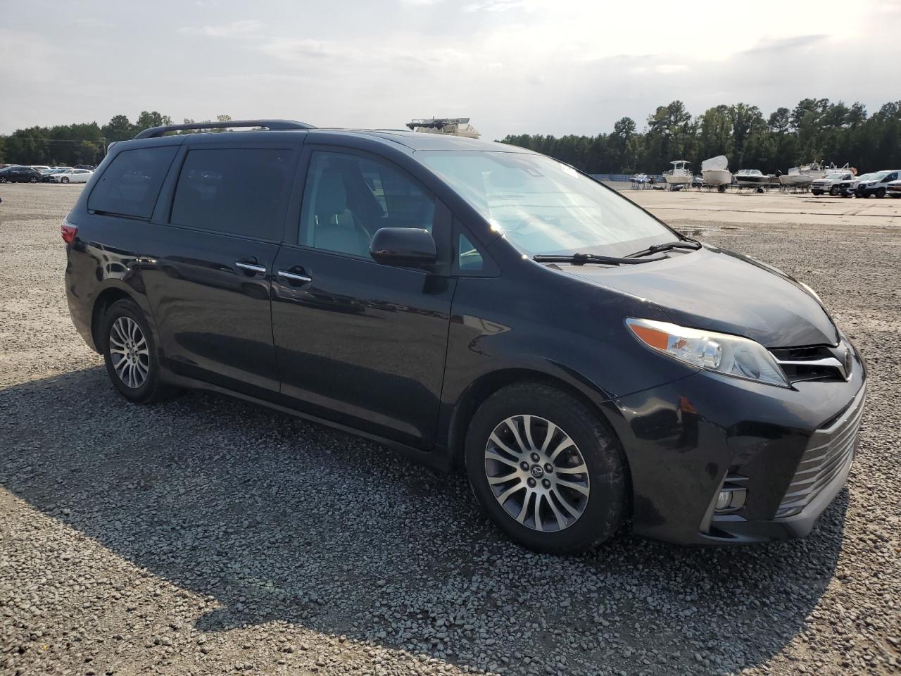 5TDYZ3DC5LS025038 2020 Toyota Sienna Xle