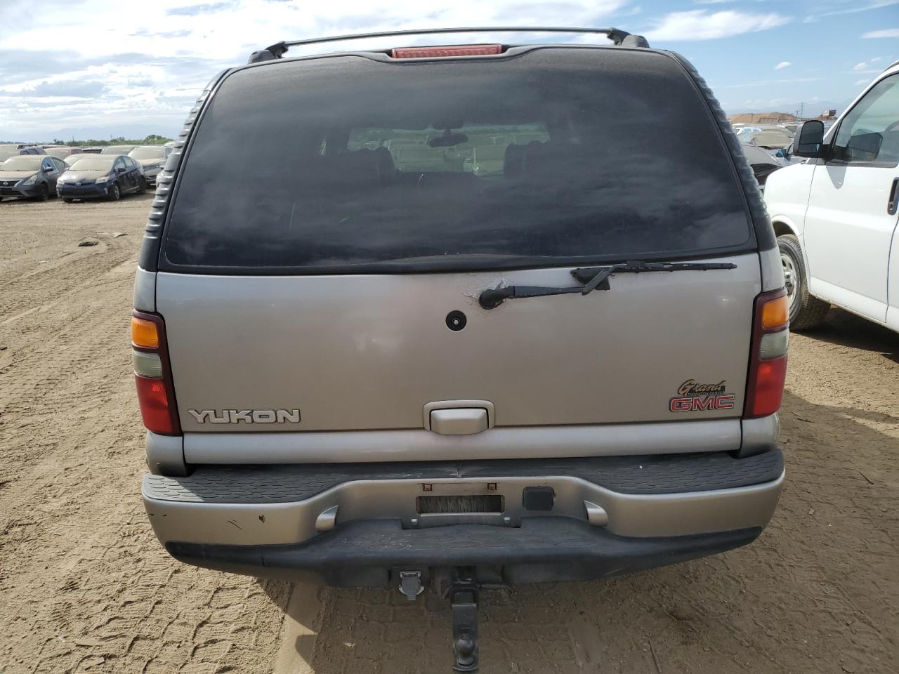 2002 GMC Yukon - Image 6