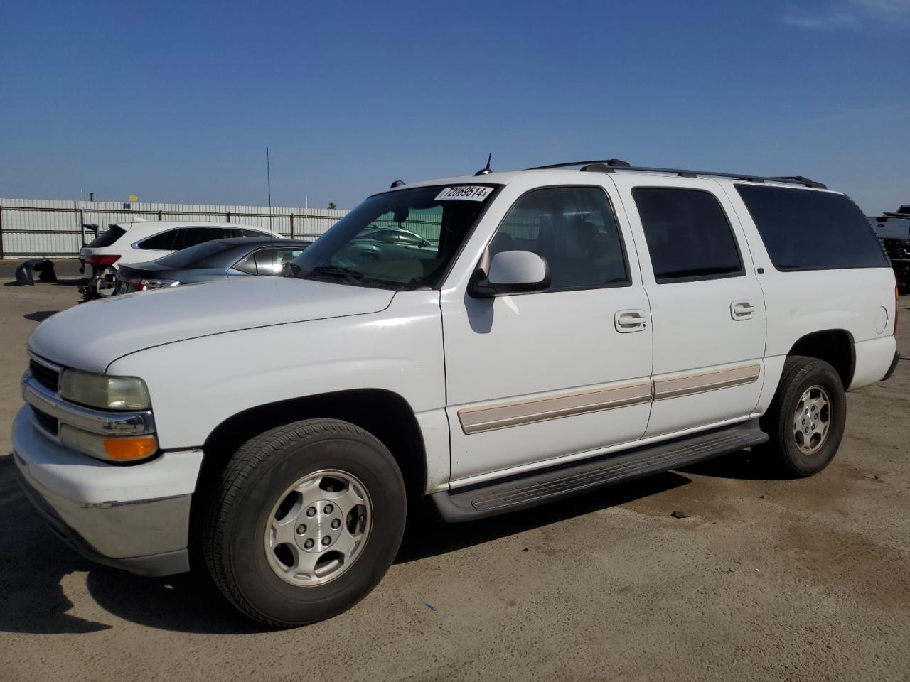 2004 Chevrolet Suburban - Image 1