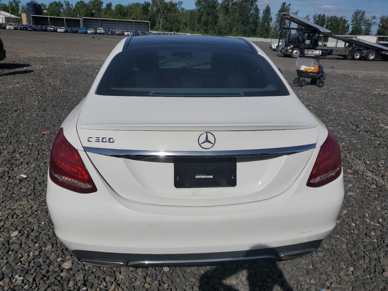 2015 Mercedes-Benz C 300 VIN: 55SWF4JB9FU088653 Lot: 72636404