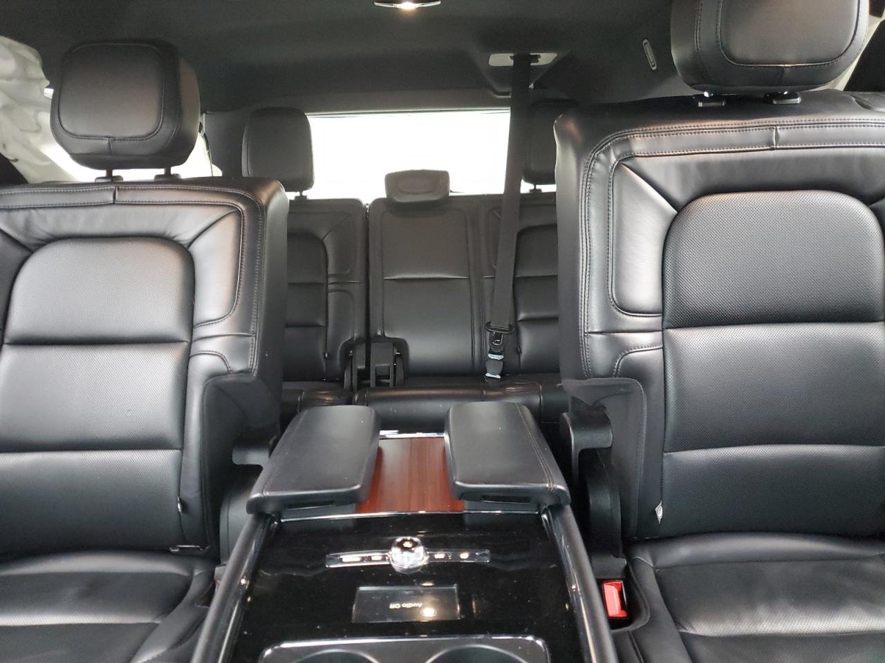 2021 Lincoln Navigator - Image 10