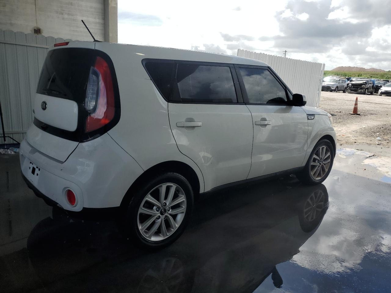 2017 Kia Soul - Image 3