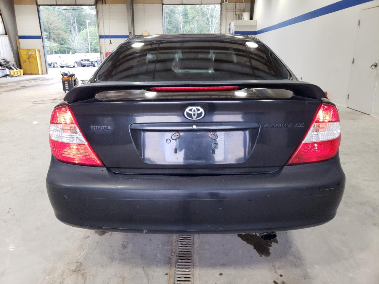 JTDBE32K720030433 2002 Toyota Camry Le