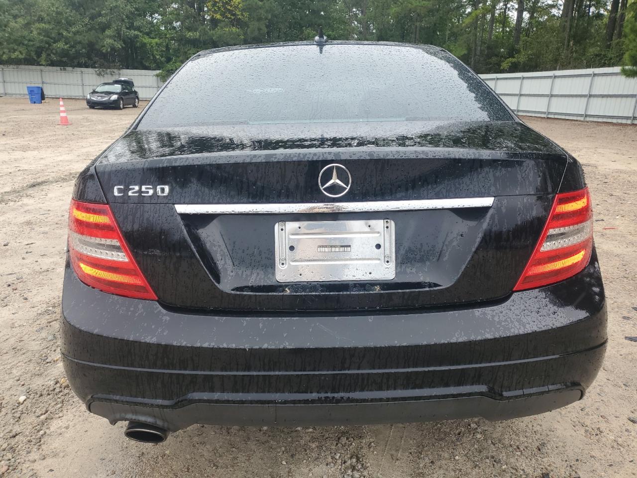 2012 Mercedes-Benz C 250 VIN: WDDGF4HB8CA604085 Lot: 73032094