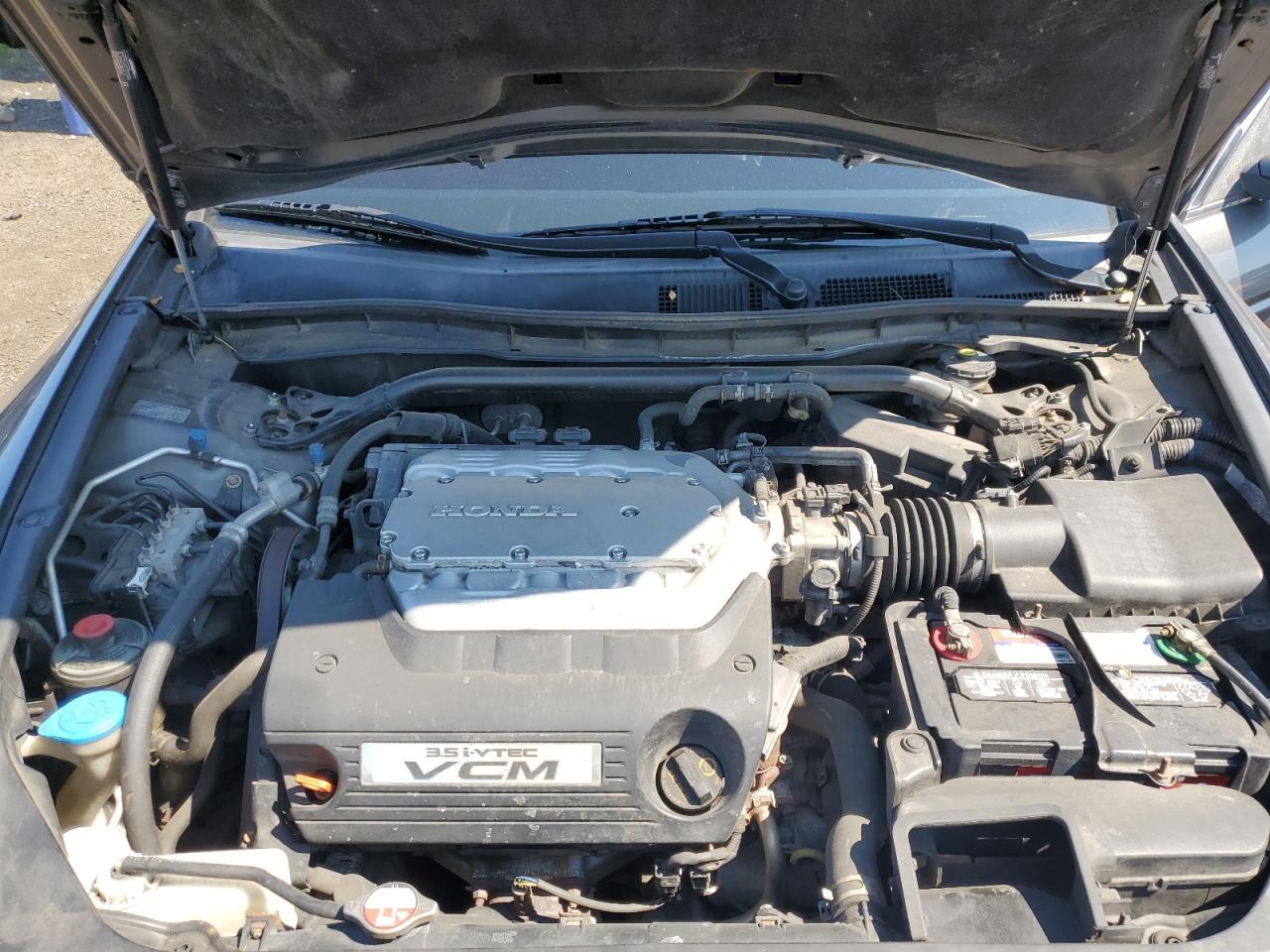 1HGCS2B84BA001057 2011 Honda Accord Exl