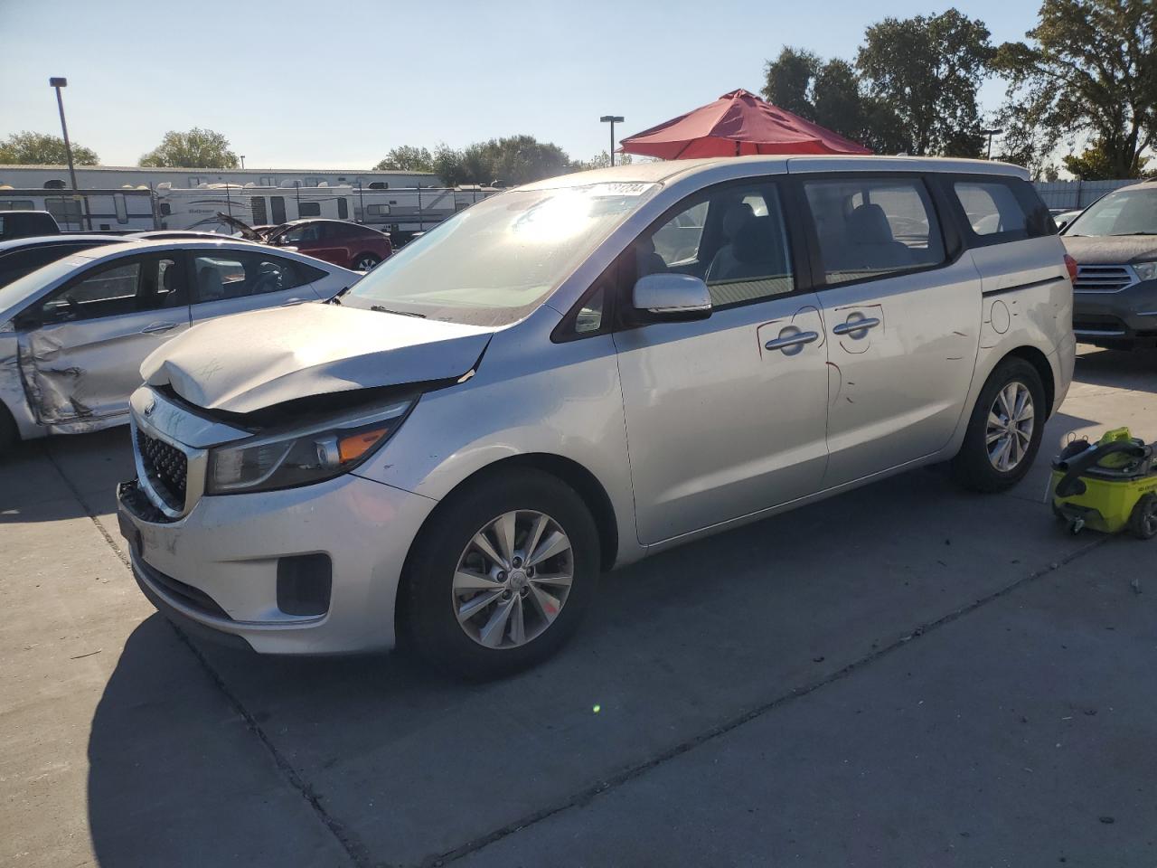 KNDMA5C18F6037948 2015 KIA SEDONA - Image 1