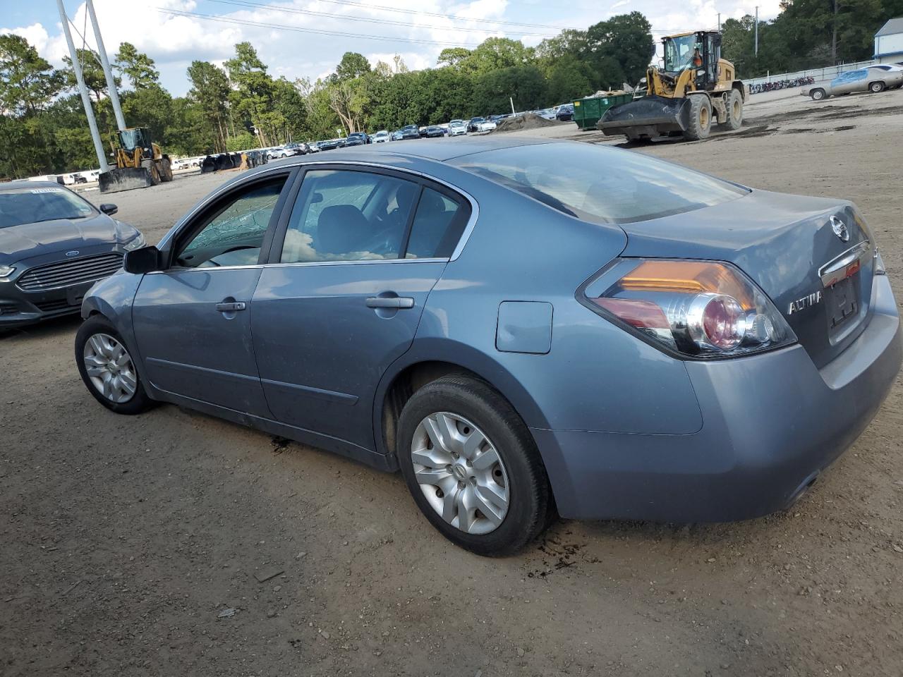 2011 Nissan Altima - Image 2
