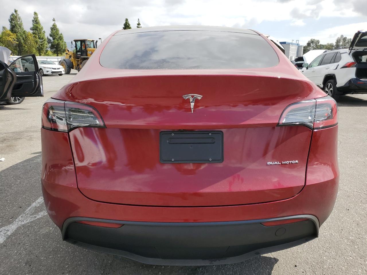 2024 Tesla Model Y VIN: 7SAYGDEE3RA250020 Lot: 72048124