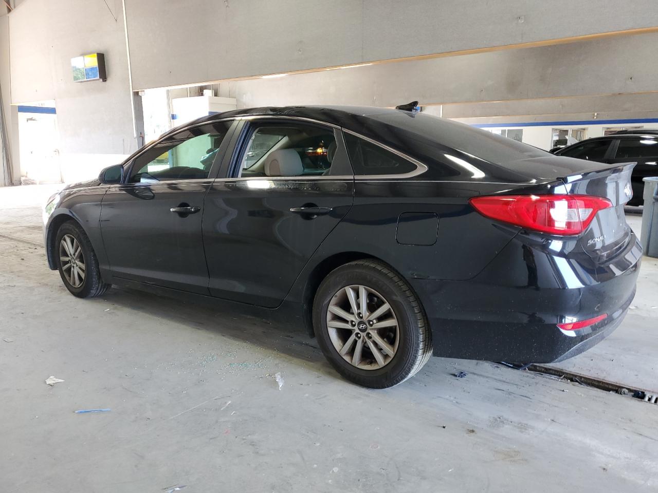 2015 Hyundai Sonata - Image 2