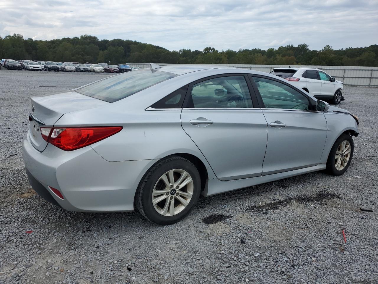 2014 Hyundai Sonata - Image 3