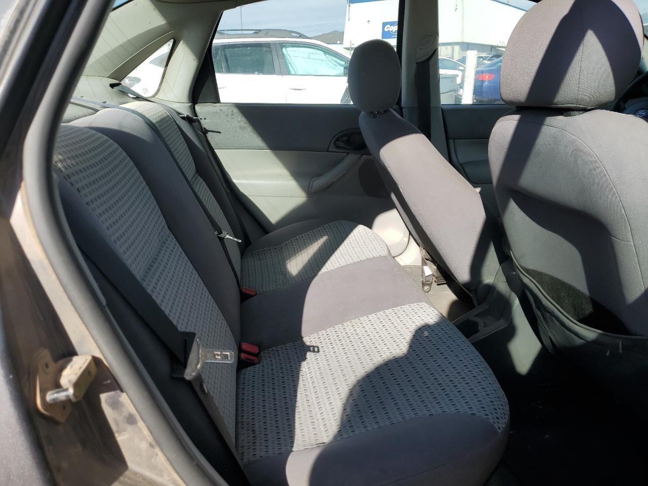 1FAHP34N25W115683 2005 Ford Focus Zx4