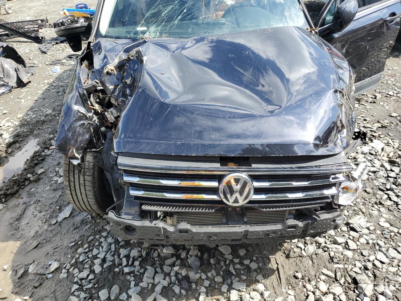 3VV2B7AXXJM205316 2018 Volkswagen Tiguan Se