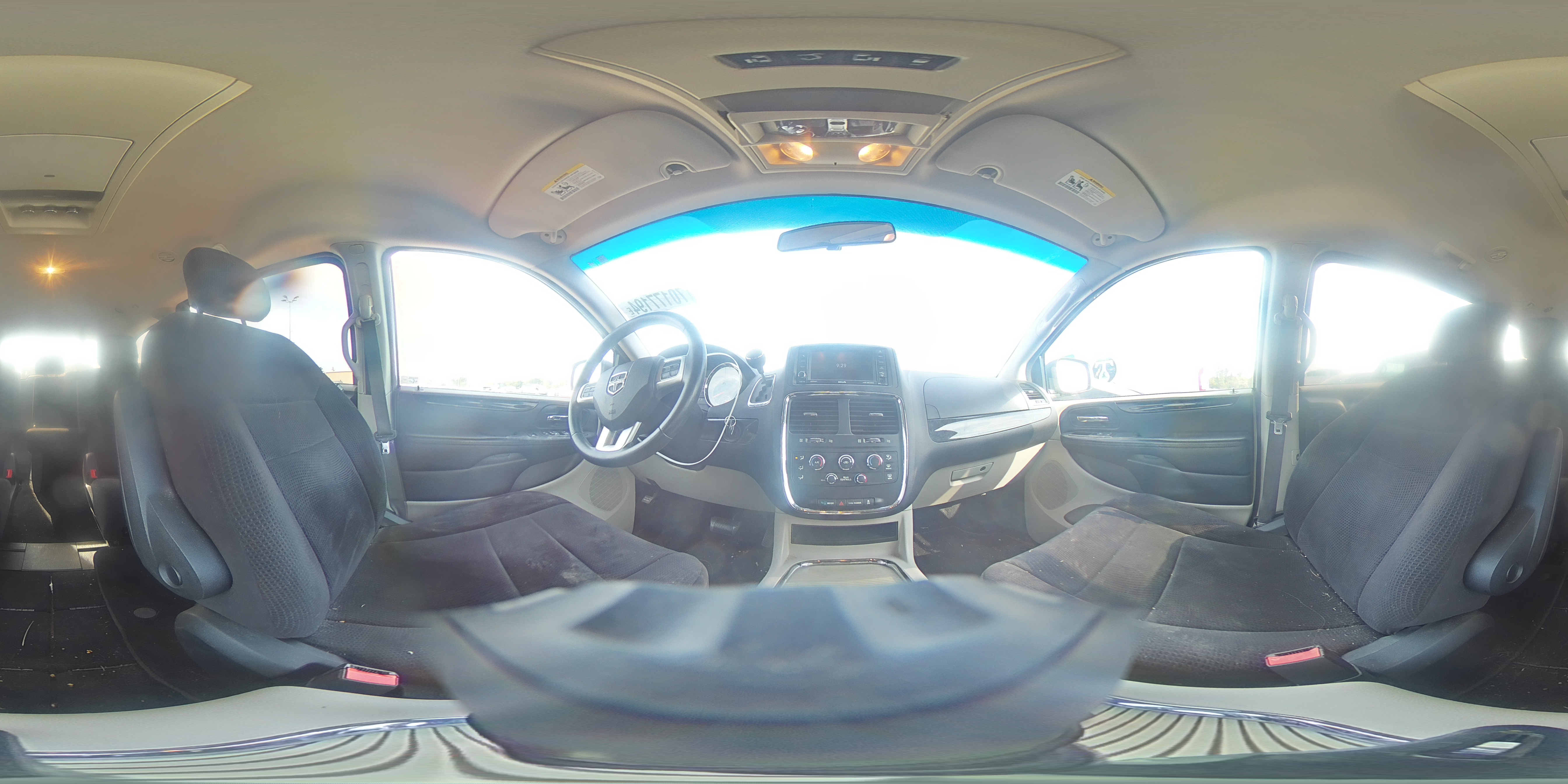 2013 Dodge Caravan - Image 13
