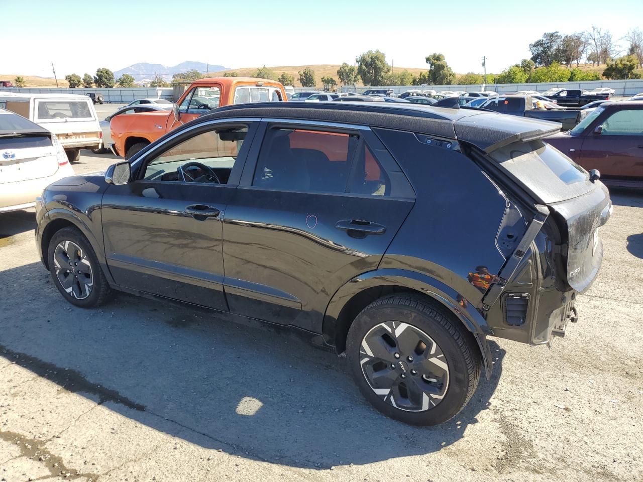 KNDCR3L11P5065350 2023 KIA NIRO - Image 2