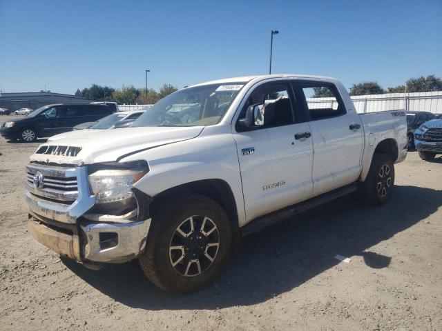 2017 Toyota Tundra Crewmax Sr5