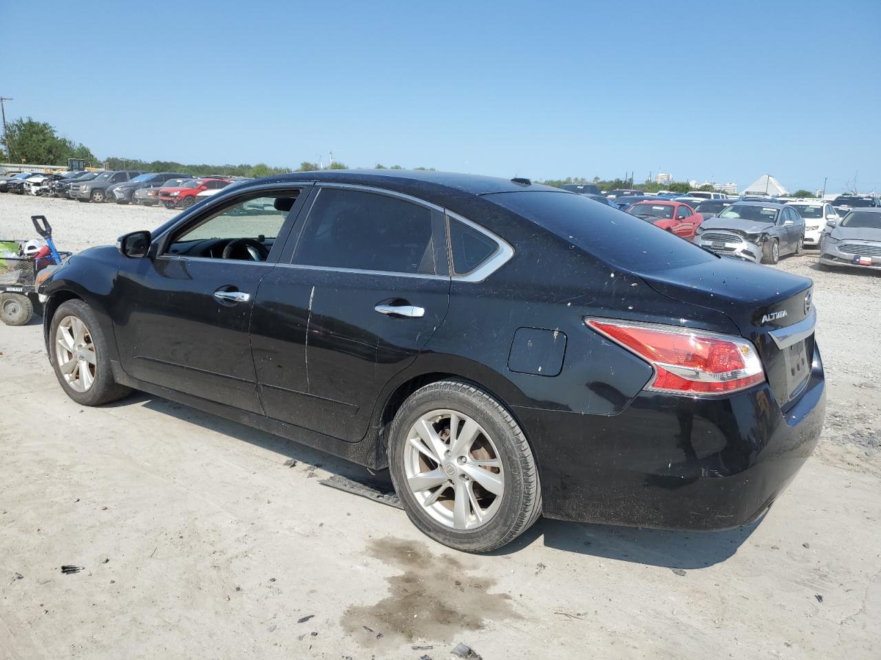2014 Nissan Altima - Image 2
