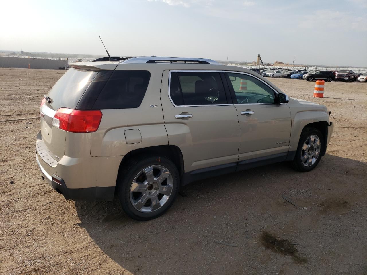 2010 GMC Terrain - Image 3