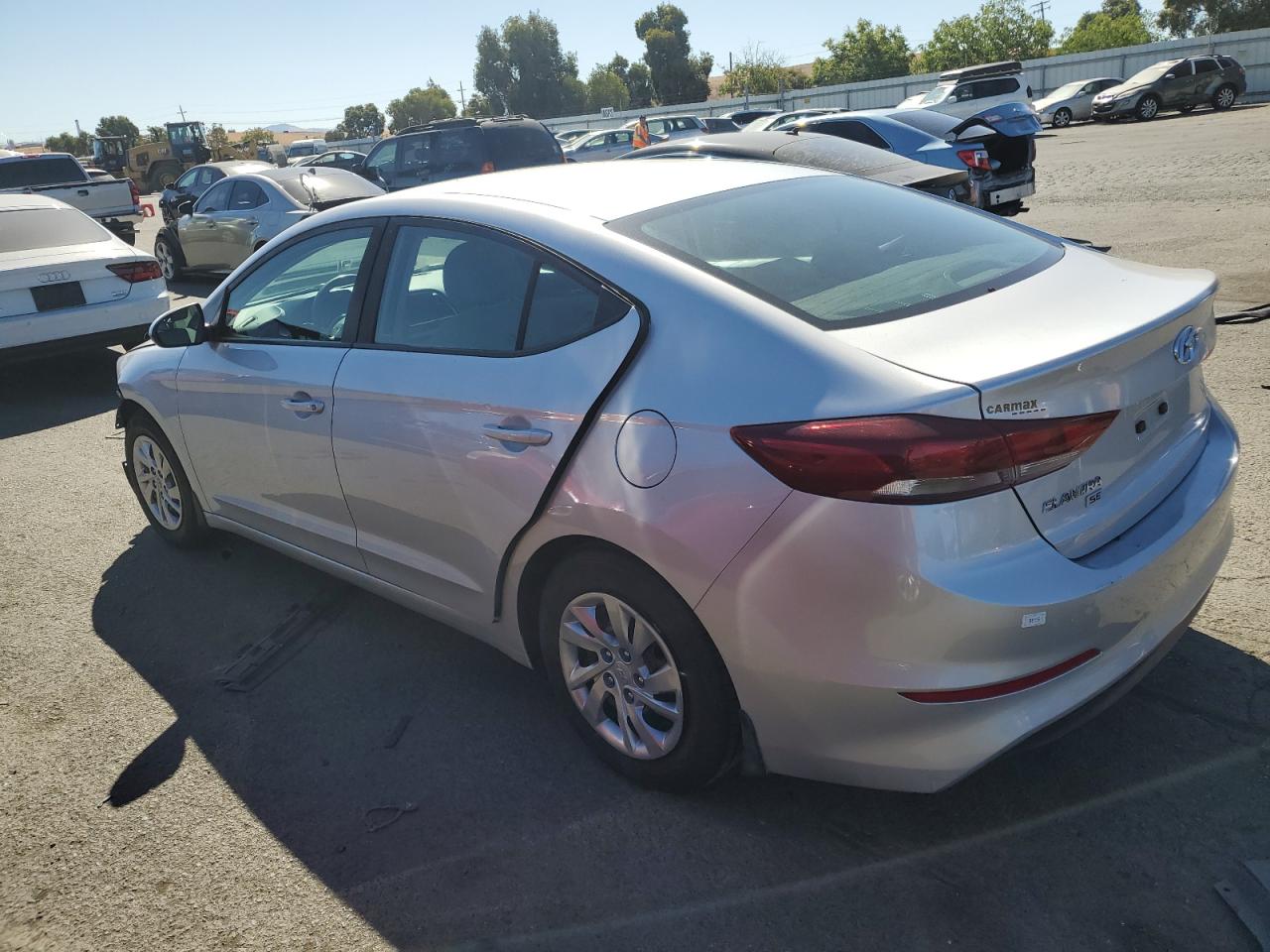 KMHD74LFXJU506087 2018 HYUNDAI ELANTRA - Image 2