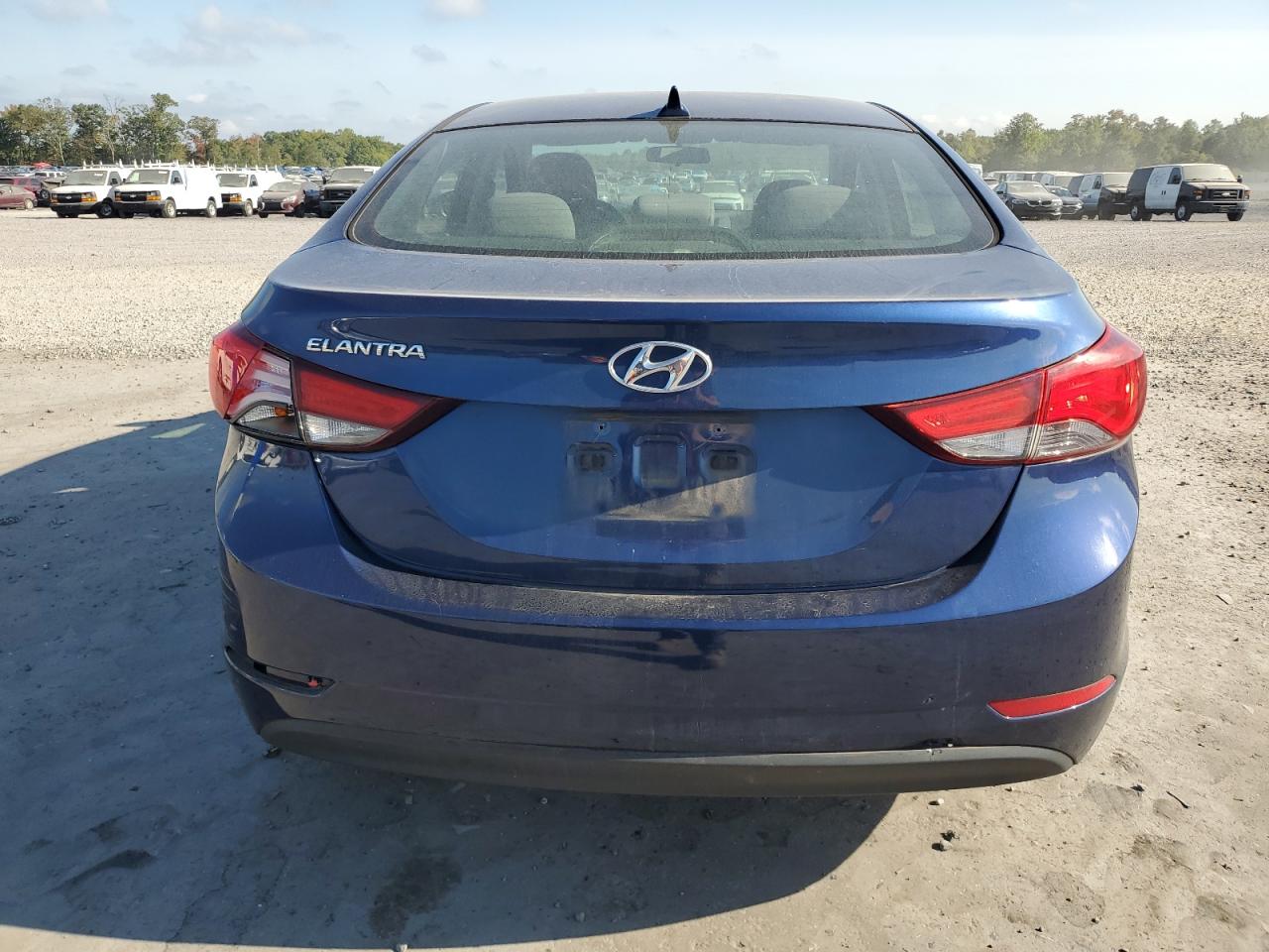 5NPDH4AE0FH647361 2015 Hyundai Elantra Se