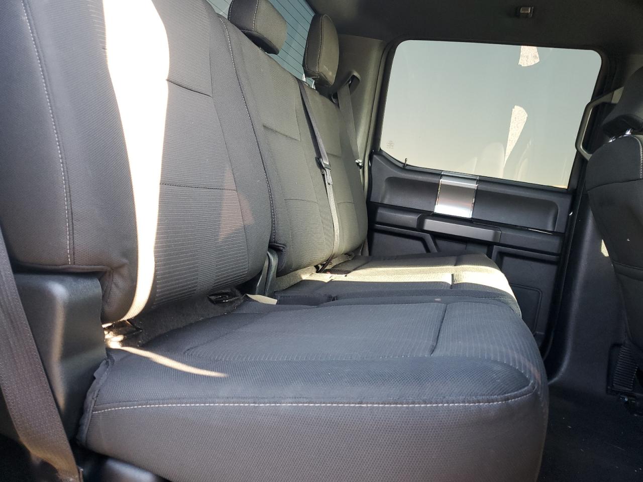 2015 Ford F-150 - Image 10