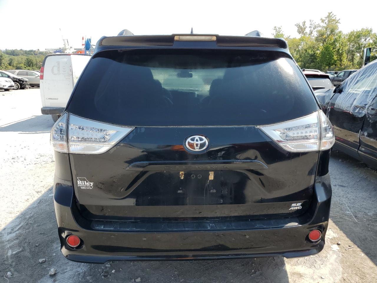 5TDEZ3DCXKS218626 2019 Toyota Sienna Se