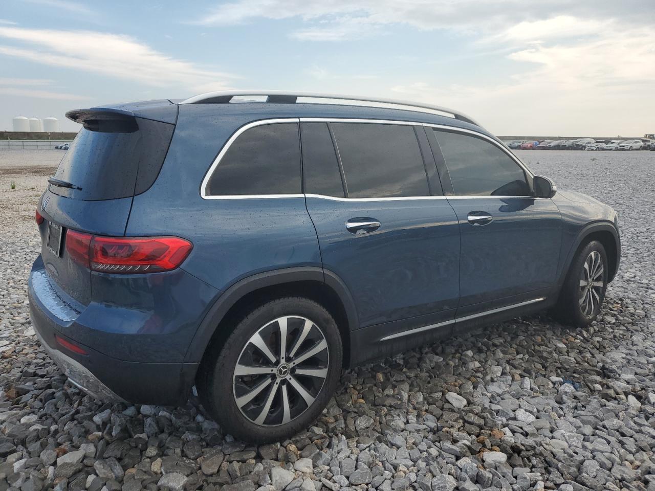 2021 Mercedes-Benz GLB - Image 3
