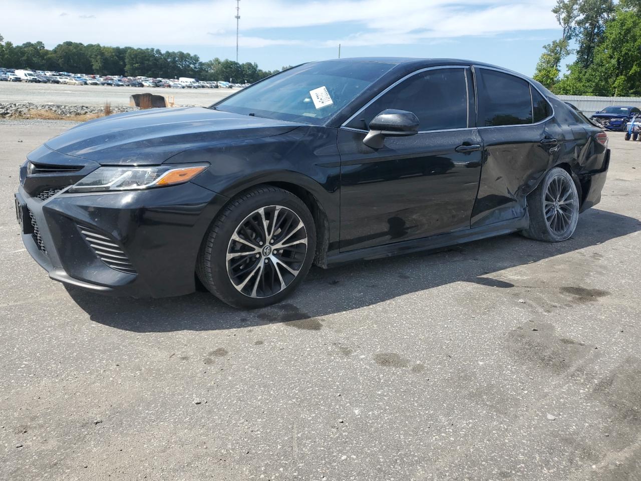 4T1B11HK2KU205540 2019 TOYOTA CAMRY - Image 1