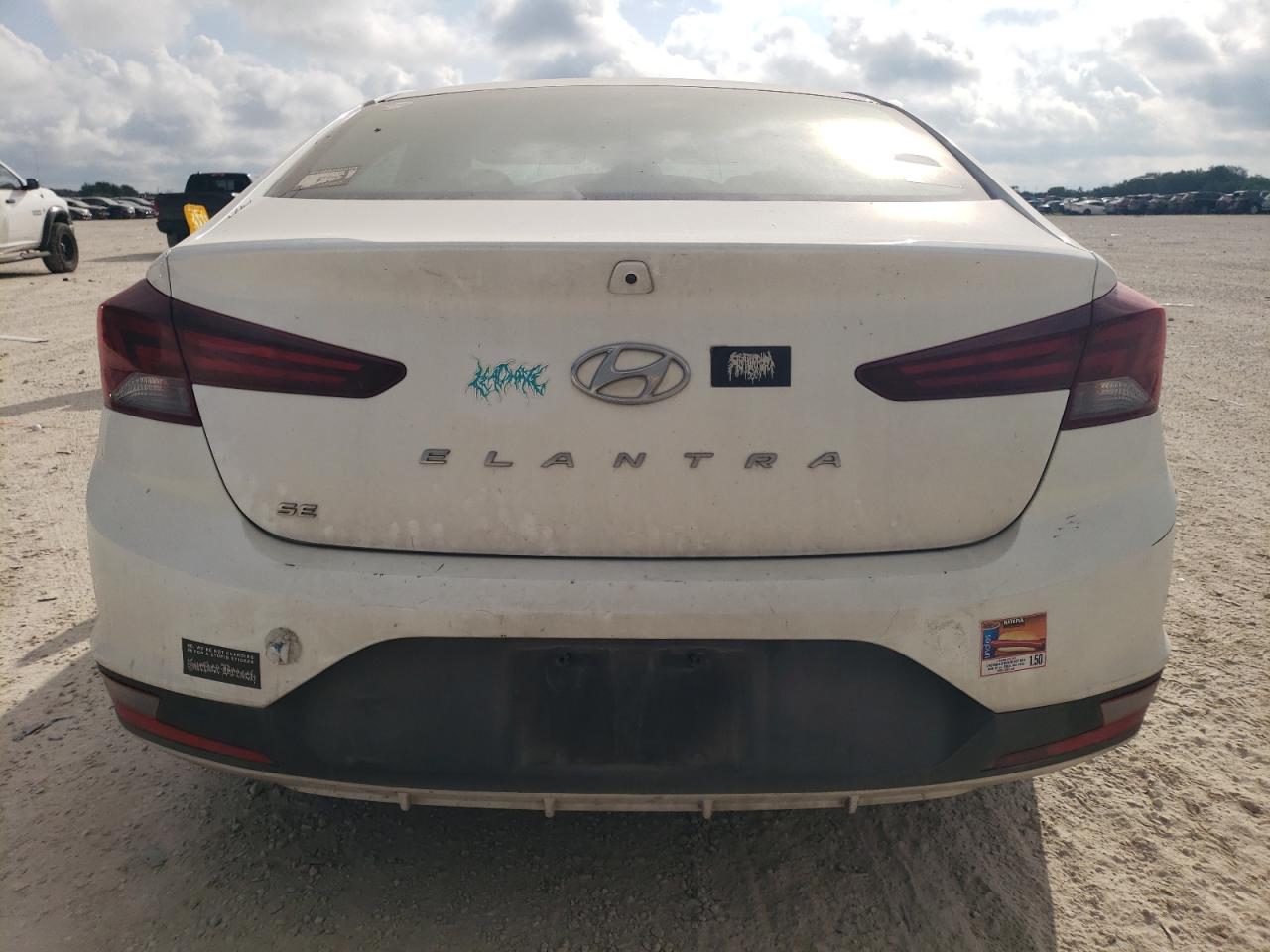 2019 Hyundai Elantra Se VIN: 5NPD74LF5KH420671 Lot: 72588814