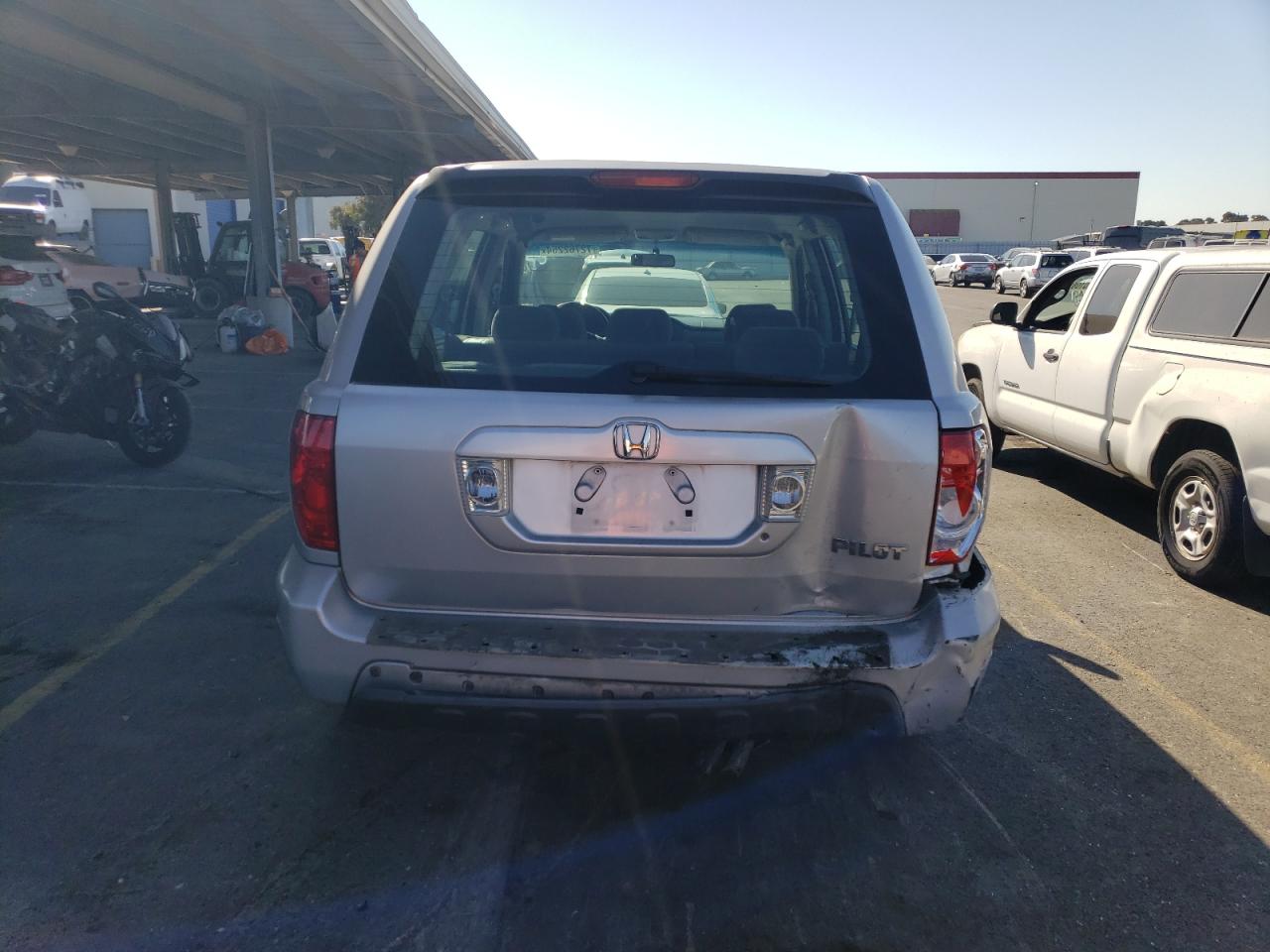 2004 Honda Pilot Lx VIN: 2HKYF18184H604165 Lot: 72762254